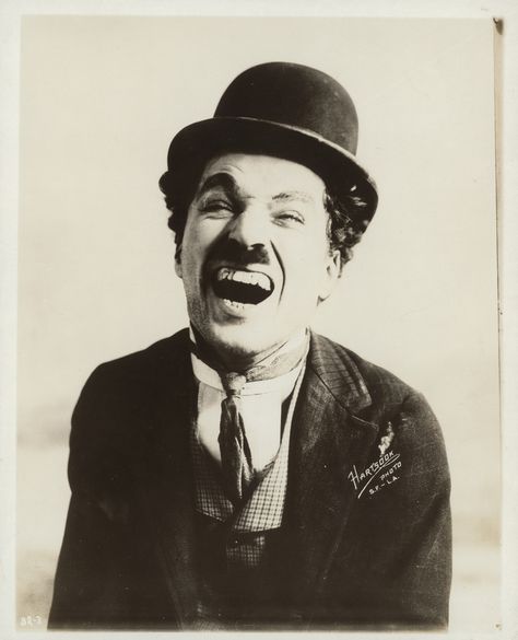 Happy birthday, Charlie Chaplin!Watch 10 of his best films. Nirvana Poster, Charles Spencer Chaplin, Very Important Person, Charles Spencer, Charles Chaplin, Silent Movie, Charlie Chaplin, Silent Film, Famous Faces