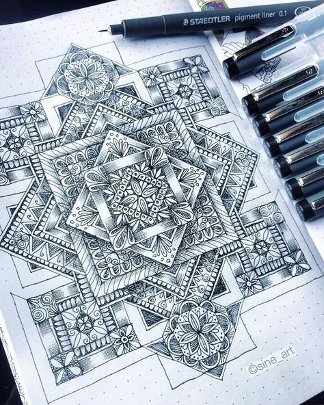 Mandala Drawing Ideas, Sacred Geometry Art Mandalas, Zantangle Art, Square Drawing, Drawing Mandala, Mandala Drawings, Easy Mandala, Graph Paper Designs, Easy Mandala Drawing