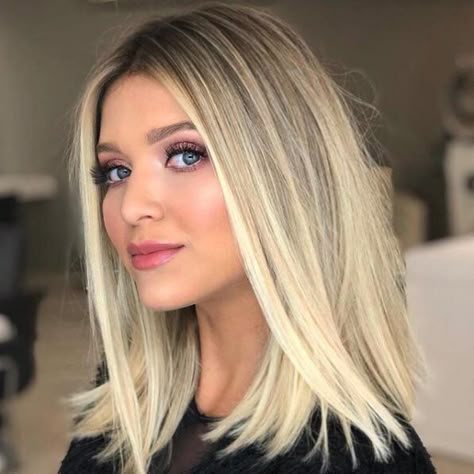 Blunt Collarbone Cut Long To Midlength Haircuts, Mid Length One Length Hair, Shoulder Length Thick Blonde Hair, Shoulder Length Blonde Hair Balayage, Mid Length Hair Blonde, Longer Bob Haircut, Mid Length Haircut For Fine Hair, Blonde Medium Bob, Trendy Medium Length Haircuts