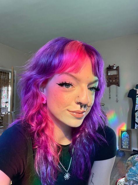 Purple Hair Pink Bangs, Blue Hair Pink Bangs, Purple Hair With Pink Bangs, Colorful Hair With Bangs, Colorful Shag Hair, Pink And Purple Split Dye, Purple Hair Bangs, Pink Hair Bangs, Pink And Purple Hair Ideas