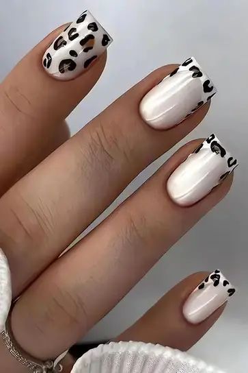 Short and Sweet: Summer Short Nail Trends for 2024 Simple Cute Short Nails, Trend Nails 2024, Cute Summer Nails Short, Short Nail Trends, Nail Short, Trend Nails, Nails Trend, Leopard Nails, Short Nail