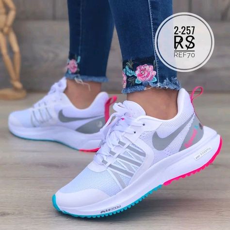 Casual Shoes Women Sneakers, Preppy Shoes, Pretty Shoes Sneakers, Cute Shoes Heels, Shoes Drawing, Cute Nike Shoes, Sport Shoes Women, Nike Sneakers Women, Cute Nikes