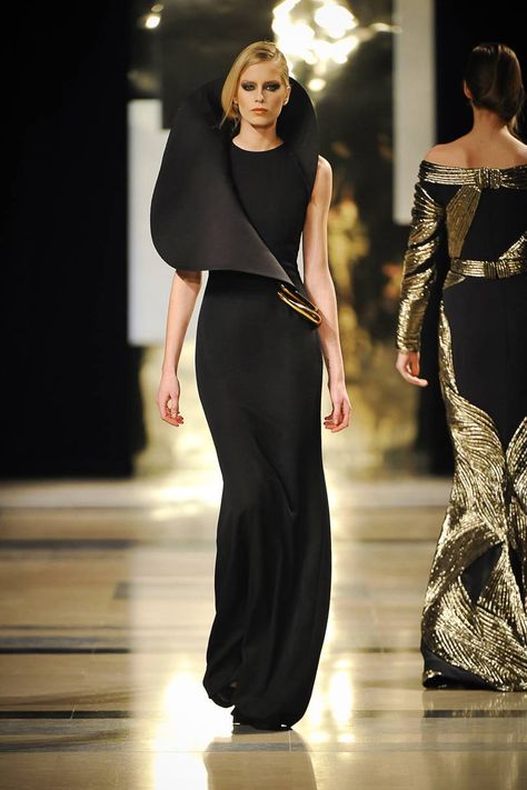 Structured Fashion, Quick Fashion, Stephane Rolland, Georges Hobeika, Mood Board Fashion, Fashion Hacks Clothes, Christian Lacroix, Fashion Details, Fashion Classy