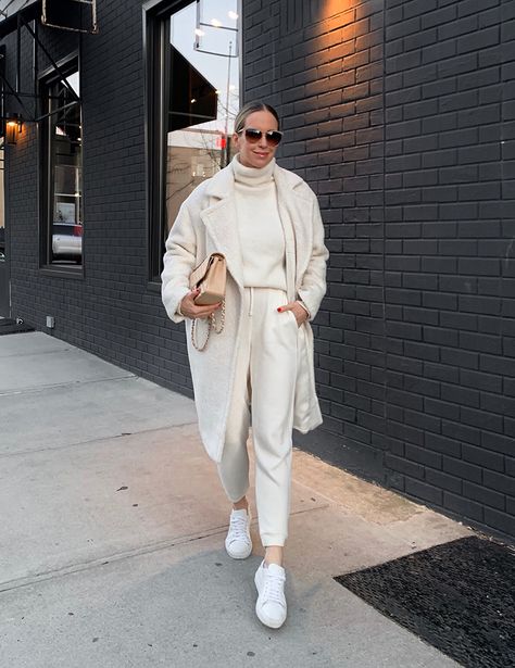 White Wool Coat Outfit, White Matching Jogger Sweats Set, Athleisure Outfit Idea, Winter Loungewear Outfit, White Joggers Outfit White Joggers Outfit, Wool Coat Outfit, Sweats Set, White Wool Coat, Brooklyn Blonde, Comfy Outfits Winter, White Joggers, Loungewear Outfits, Moda Streetwear