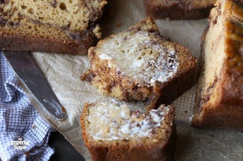 This easy and quick Brown Sugar Cinnamon Swirl Bread has all the flavors of a cinnamon roll, but requires no yeast! It’s soft and delicious, with a buttery cinnamon swirl. Perfect with a cup of coffee or hot tea. Coconut Quick Bread, Specialty Breads, Peach Bread, Quick Bread Recipes Easy, Orange Bread, Quick Bread Recipe, Swirl Bread, Cinnamon Swirl Bread, Swirled Bread