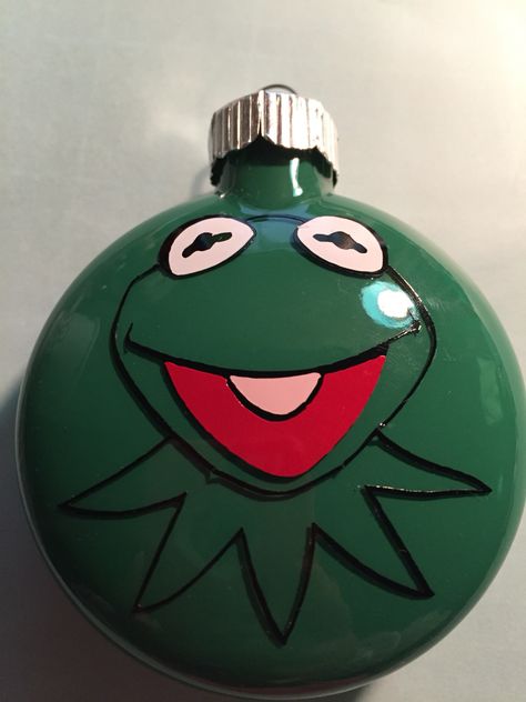 Muppets Christmas Carol Decorations, Muppet Crafts, Surprise Shawty, Bulb Craft, Disney Ornaments Diy, Yule Ornaments, Diy Xmas Ornaments, Magic Decor, Ornaments Painted