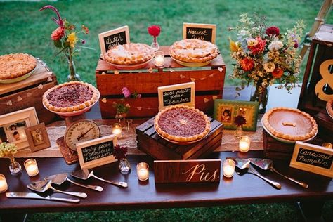 Pie Dessert Table, Wedding Food Table, Buffet Dessert, Wedding Pie, Bar A Bonbon, Pie Party, Happy Pi Day, Reception Food, Pie Bar