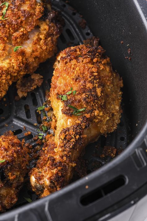 These Crispy Chicken Drumsticks are perfect for weeknight family dinners! Juicy chicken with a crispy, breaded skin that the kids love! Breaded Chicken Legs In Air Fryer, Air Fried Drumstick Chicken Recipes, Air Fryer Crumbed Chicken, Breaded Drumsticks Air Fryer, Crispy Oven Drumsticks, Breaded Chicken Drumsticks Air Fryer, Shake N Bake Chicken Drumsticks, Fried Chicken Drumsticks Air Fryer, Oven Baked Fried Chicken Drumsticks