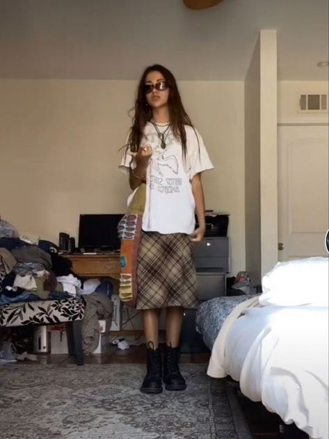 Mode Harajuku, Looks Hippie, 00s Mode, Cl Fashion, Goth Outfit, Thrift Inspo, Mode Grunge, Estilo Hippy, Mode Hippie