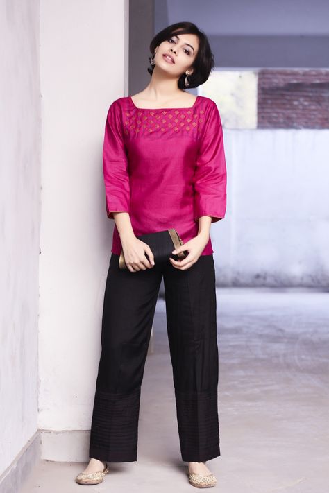 pretty in pink #silk #short #kurta and #black #cotton #pants Silk Short Kurti Designs, Short Kurti Designs, Tf2 Medic, Indian Dress Up, Design Kurta, Medical Fashion, Short Kurta, Short Kurti, Kurti Designs Latest