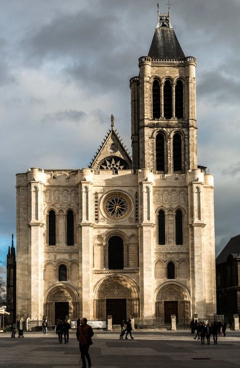 https://www.paristopten.com/wp-content/uploads/2017/03/Saint-Denis-Paris.jpg St Denis Cathedral, Saint Denis Basilica, Basilica Of St Denis, Cathédrale Notre-dame, Architecture School, St Denis, Cathedral Basilica, Paris Travel Tips, French Restaurants