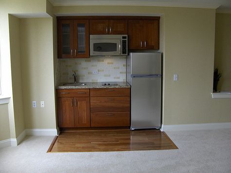 Small kitchenette in the craft room... Small Basement Kitchen, Inlaw Suite, Basement Kitchenette, Small Kitchenette, Basement Kitchen, Basement Apartment, Small Basements, Bedroom Remodel, Basement Bedrooms