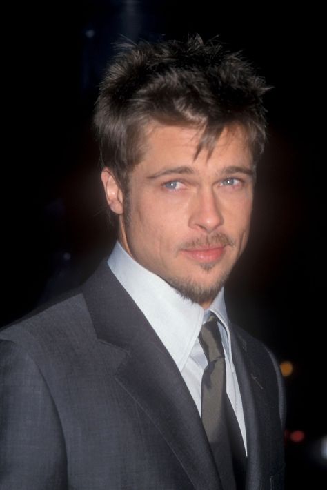 He makes a soul patch and goatee combo look good. - The Cut. But this should not be taken as motivation for anyone else to try it. Brad Pitty, Brad Pitt Pictures, Brad Pitt Hair, Men Actors, Goatee Styles, Brad Pitt Photos, Soul Patch, 90s Actors, Thelma Louise