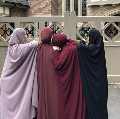 Mekka Islam, Estilo Hijab, Muslimah Outfit, Muslim Fashion Hijab Outfits, Muslim Women Hijab, Muslim Fashion Hijab, Hijabi Outfits Casual, Muslimah Aesthetic, Muslim Fashion Dress