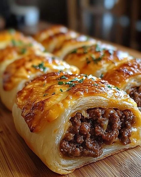 Homemade Chili Beans, Ready Set Eat, Pimento Cheese Recipes, Cheese Rolls, Cheese Cheddar, Pinwheel Recipes, Cheese Rolling, Crescent Roll Dough, Crescent Roll