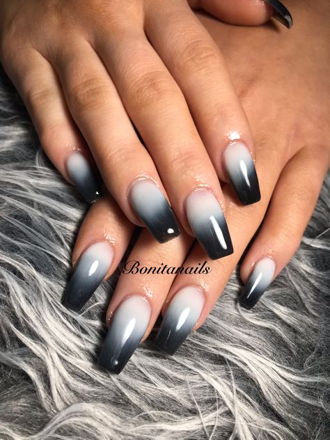 Black And White Ombre Acrylic Nails, Black And White Ombré Nails, Black And Grey Ombre Nails, Dark Gray Nails Design, Black And White Ombre Nails, Uwu Nails, Black Ombre Nails, Baby Boomers Nails, Grey Nail Designs