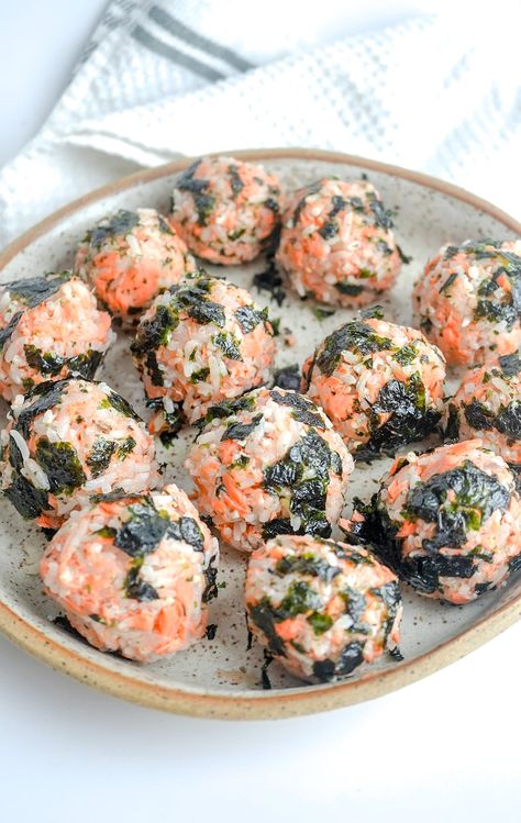 Salmon Rice Balls Onigiri Recipe, Tuna Mayo Rice Balls, Salmon Rice Ball, Crab Rice Balls, Salmon Rice Balls, Salmon Mayo, Sushi Rice Balls, Korean Rice Balls, Instant Pot Sushi Rice