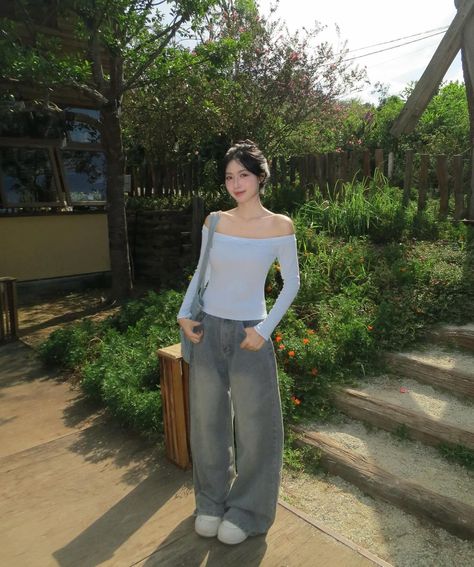 2024 Ootd Trends, Aesthetic Ootd Korean Fashion, Asian Outfits Aesthetic, Picnic Outfit Ideas Summer, Kpop Aesthetic Outfits, Korea Summer Fashion, Nayeon Style, Outfits Asian, Ootd Korean Style