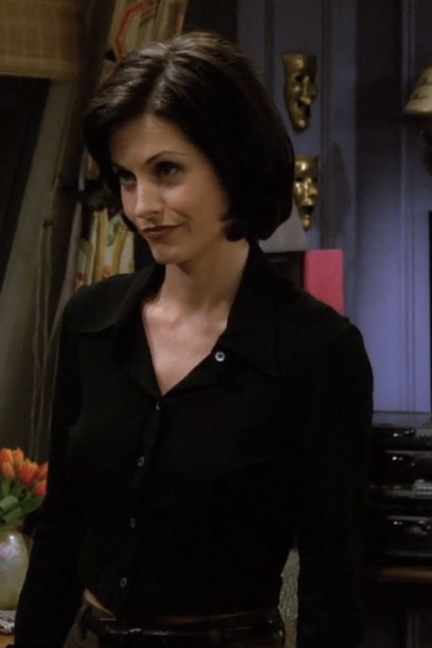 Courtney Cox Short Hair, Monica Short Hair, Courtney Cox Hair, Sofia Vegera, Friends Outfit, Courtney Cox, Monica Geller, Character Reference, Friend Outfits