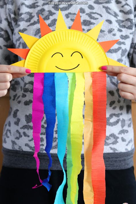 Paper Plate Sun, Kunst For Barn, Sun And Rainbow, Sun Crafts, Rainbow Craft, Toddler Arts And Crafts, Craft Easy, Sweet Paper, Preschool Arts And Crafts