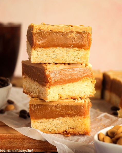 Coffee Millionaires Shortbread Caramel Squares Recipe, Caramel From Condensed Milk, Christmas Sweet Recipes, Millionaire Shortbread Recipe, Millionaires Shortbread, Golden Chocolate, Millionaire Shortbread, Caramel Slice, Gold Chocolate