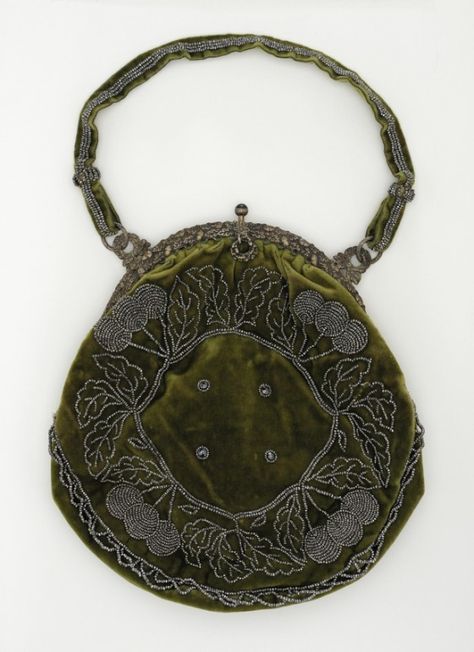 Woman's Handbag. United States, 1880-1889 | LACMA Collections Victorian Purses, 1880s Fashion, Embellished Bags, Vintage Purses, Pretty Bags, Beaded Purses, Silk Velvet, Cute Bags, Vintage Handbags