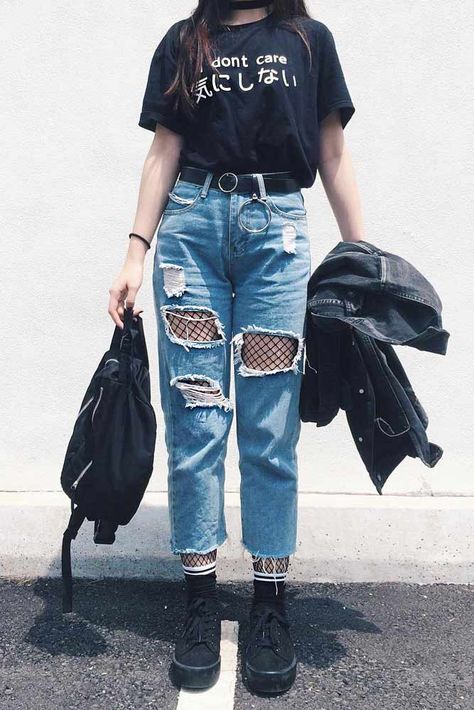 Basics Of Grunge Style And Modern Interpretation ★ Fishnet Tights Outfit Jeans, Fishnet Tights Outfit, Ripped Jeans Outfit Fall, Cute Comfortable Outfits, Fall Outfits Women Black Woman, Tights Under Jeans, Fish Net Tights Outfit, Fishnet Under Jeans, Grunge Fall Outfits