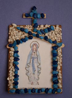 Diy Catholic Gifts, Mary Grotto, Rosary Craft, Mary Craft, Ccd Crafts, Catholic Kids Crafts, Catholic Kids Activities, Religion Activities, The Blessed Mother