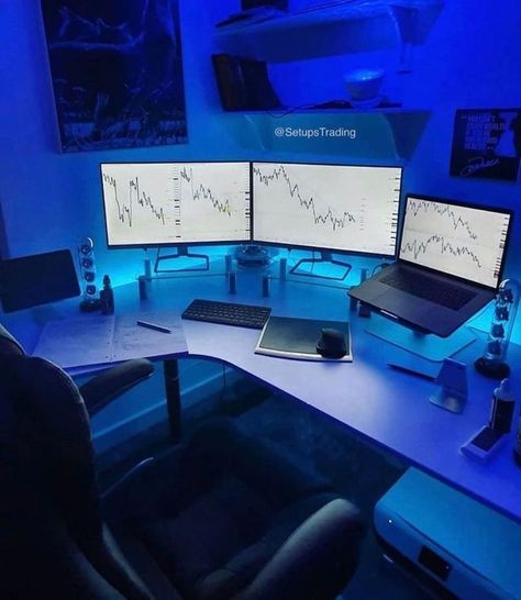 Trading Desk, Computer Desk Setup, Home Studio Setup, Business Motivational Quotes, Trading Charts, Gaming Room Setup, Computer Setup, Workspace Design, Day Trader