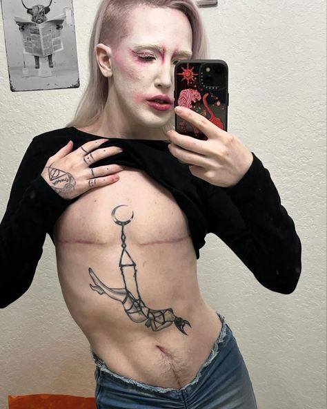 Trans Masc Tattoo, Transmasc Tattoo, Nonbinary Top Surgery, Top Surgery Nonbinary, Trans Reference, Transmasc Makeup, Trans Top Surgery, Nonbinary Tattoo, Nonbinary Art