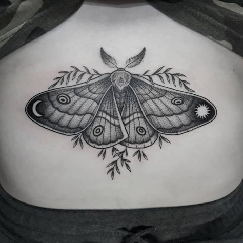 Botanical Moth Tattoo, Moth And Lantern Tattoo, Fluffy Moth Tattoo, Moth Shoulder Tattoo, Vintage Botanical Tattoo, Luna Moth Tattoo, Tricep Tattoos, Moth Tattoo Design, Tattoo 2023