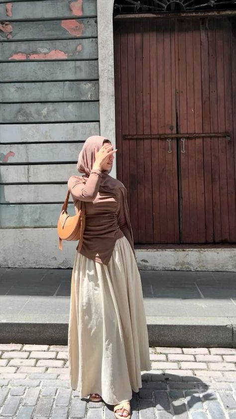 Short Hijabi Outfits, Hijab With Skirt Outfits, Hijab Summer Style, Modest Classy Outfits For Women, Orthodox Outfit Modest Fashion, Hijabi Skirt Fits, Hijabi Beach Outfit Summer Dresses, Hijabi Business Casual, Pretty Modest Outfits