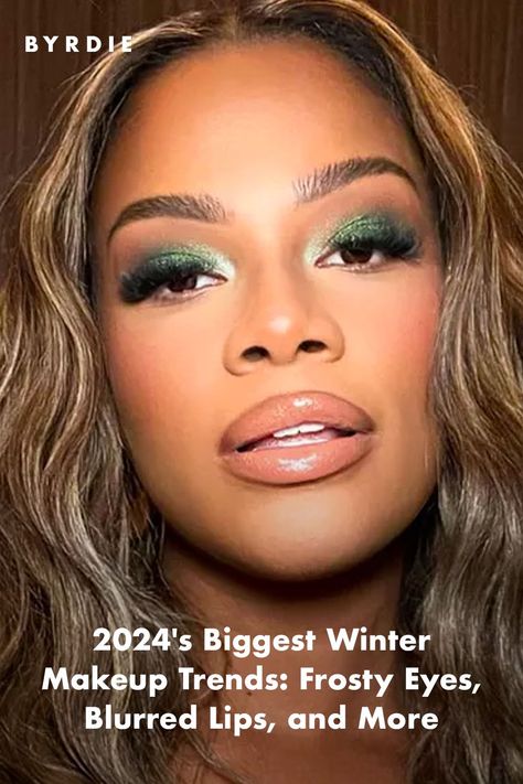 Celebrity makeup artists fill us in on the coolest winter makeup trends for 2024, from bold eyeliner to frosty shimmer. #makeuptrends #wintermakeup #boldeyemakeup Winter 2024 Makeup Trends, Make Up Trend 2024, Holiday Makeup Looks Christmas Classy, Winter Eyeshadow Looks, Blurred Lips, Winter Eyeshadow, Glam Eye Makeup, Bold Eyeliner, Bold Eye Makeup