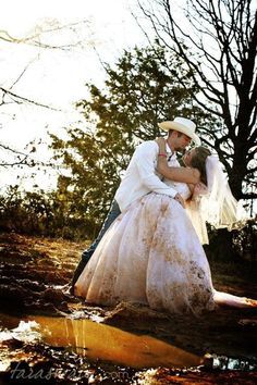 Mud Wedding, Southern Belle Wedding, Country Wedding Pictures, Country Bride, Luxury Brides, Country Theme Wedding, Trash The Dress, Gettin Hitched, Western Wedding