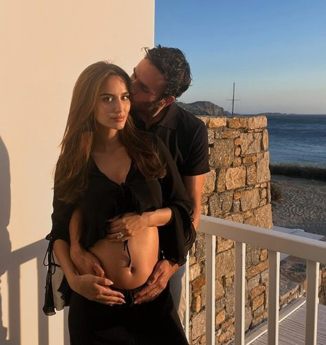 PREGNANT Lucy Watson has been mum-shamed by online trolls as she revealed her unborn baby’s “diet”. The former Made in Chelsea star recently announced she is expecting her first child with her husband, James Dunmore. In a A&A session on her Instagram Lucy revealed she plans to raise her “miracle baby” as a vegan. A […] Vegan Pregnancy, Lucy Watson, Miracle Baby, Made In Chelsea, Unborn Baby, Plant Based Lifestyle, Liam Gallagher, Children's Rights, Reality Tv Stars