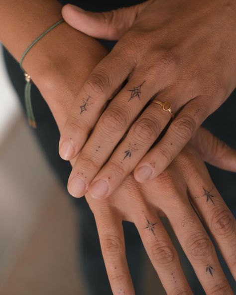 Fingers jewelry ✨ done in Zurich 🇨🇭 The best way to get tattoos on fingers is handpoke ✨❤️ #handpoke #stickandpoke #annpokes #handpokers #handpokeartist #handpokedtattoo #stickandpokestyle Star Finger Tattoo Men, Finger Adornment Tattoo, Music Finger Tattoo, Man Finger Tattoo, Simple Finger Tattoos, Little Finger Tattoos, Tattoos On Fingers, Men Finger Tattoos, Simple Finger Tattoo