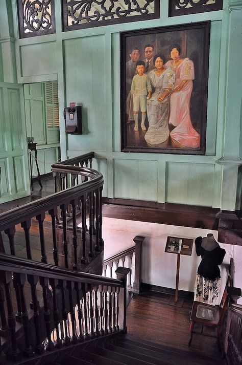 Vintage Filipiniana, Modern Filipino Interior, Silay City, Vintage Staircase, Filipino Interior Design, Interior Design Philippines, Tea House Design, Colonial Interior Design, Penthouse Design