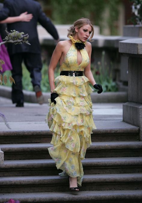 Blake Lively Reveals Her Favorite Look from Gossip Girl Blake Lively Outfits, Blake Lively Gossip Girl, Gossip Girl Serena, Estilo Gossip Girl, Blake Lively Style, Serena Van Der, Gossip Girl Outfits, Serena Van, Serena Van Der Woodsen