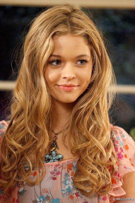 Allison Dilaurentis Alison Pretty Little Liars, Sasha Pieterse, Hairstyles Haircuts, Pretty Little Liars, Gossip Girl, Pretty Face, Serie Tv, Cortes De Cabello Corto, Hair Inspo