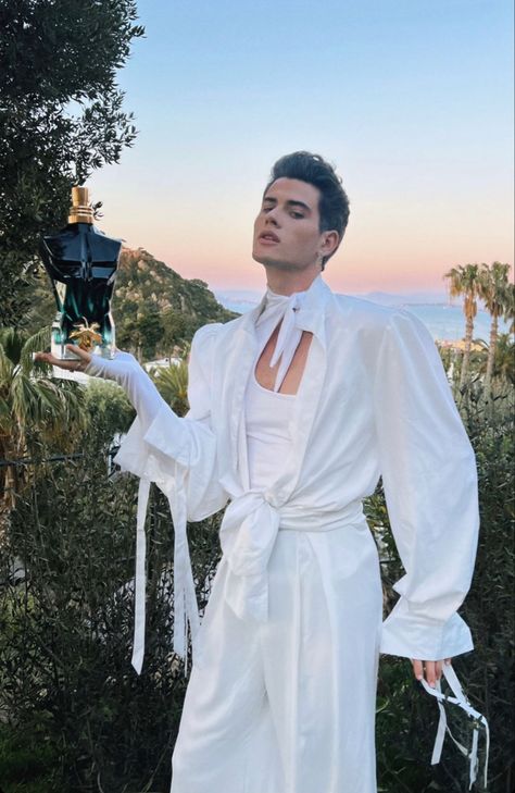 Men Ethereal Aesthetic, Male Suits Fashion, Angelic Outfits Aesthetic Male, Glamour Aesthetic Men, Ethereal Aesthetic Men, Met Gala Male Outfits, Unisex Formal Wear, Angelcore Aesthetic Outfits Men, Ethereal Fashion Men