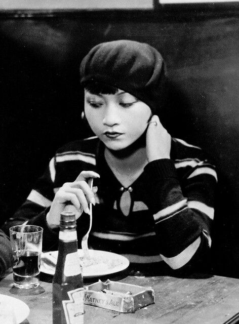 Anna May Wong, Movies Classic, Anna May, Vintage Fashion 1930s, Deborah Kerr, Vintage Hollywood Glamour, Silent Film Stars, Silent Movie, The Void