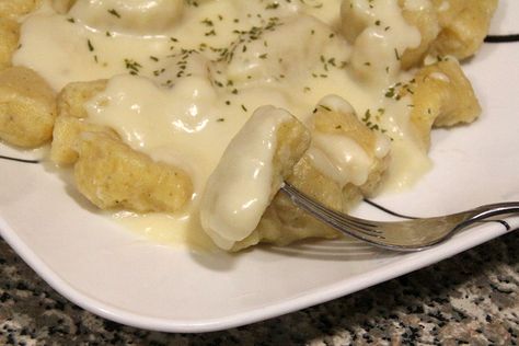 Brie Sauce, Creamy Brie, Making Gnocchi, Cheese Sauce Recipe, Num Num, Steak Sauce, Culinary Recipes, Noodle Dishes, Food Printables