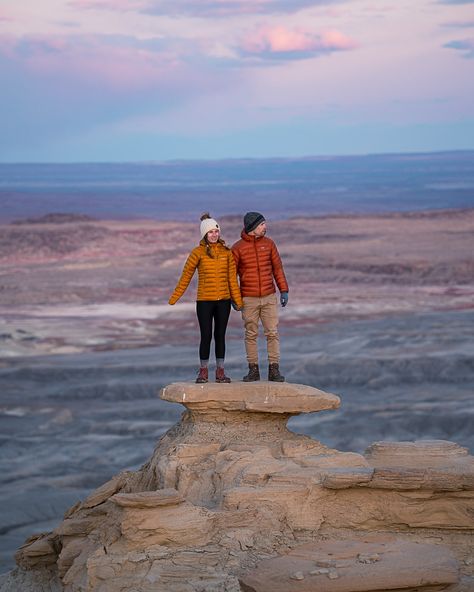 Moonscape Overlook Utah, Standing On The Edge, Desert Trip, Utah Desert, Desert Travel, American Southwest, Reading Time, The Horizon, On The Edge