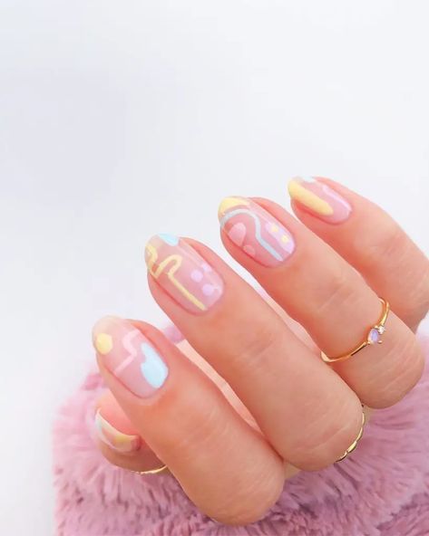 Spring Nails 2024: Short Styles Blossoming with Trendy Designs and Colors Boo Nails, Short Nail Trends, Hottest Summer Nails, Colourful Party, Makeup Colorful, Summer Manicure, Painted Nails, Latest Nail Art, Party Nails