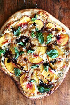 Yakimeshi Recipe, Pizza Vegetarian, Nectarine Recipes, Basil Pizza, Squash Pizza, Pizza Lasagna, Pizza Vegetariana, Resep Pizza, Balsamic Recipe