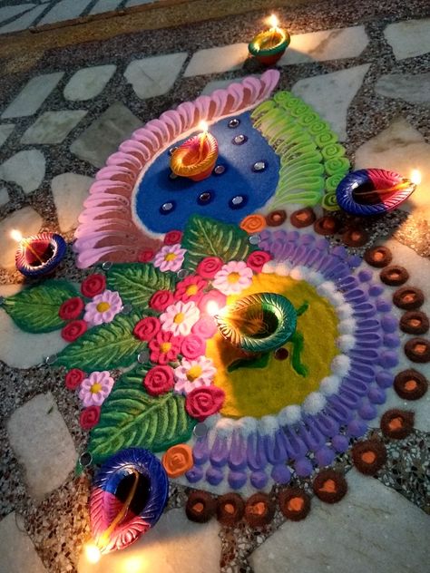 Rangoli Snapchat Story, Diwali Lights Decoration House, Aesthetic Rangoli, Diwali Aesthetic, Diwali Vibes, Ancestral Healing, Happy Holi Images, Diwali Photography, Diwali Pictures