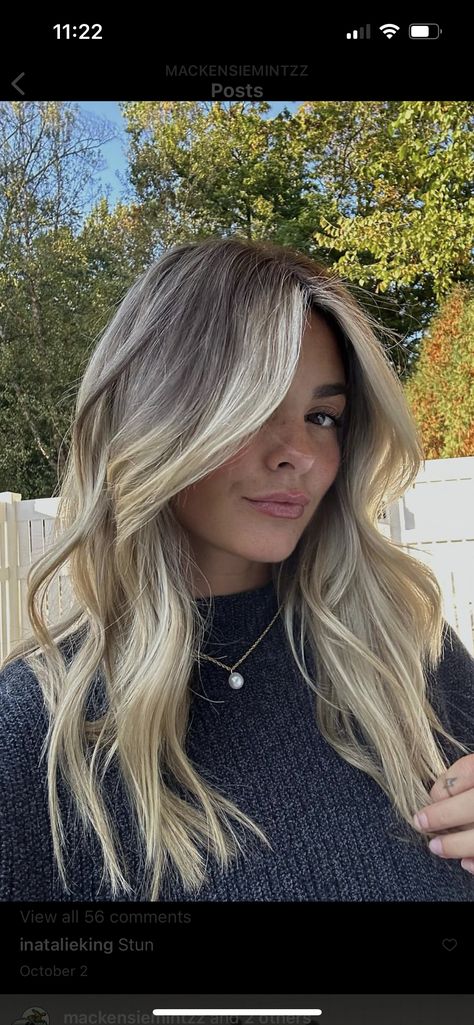 Blond Blended Roots, Blonde Hair Smudged Roots Highlights, Blonde Hair With Root Stretch, Brown Root Stretch To Blonde, Blonde Natural Roots, Blonde Highlights On Dark Hair Shadow Root, Blonde Balayage Neutral Tone, Natural Blonde Balayage Dark Roots, Brown To Blonde Root Smudge