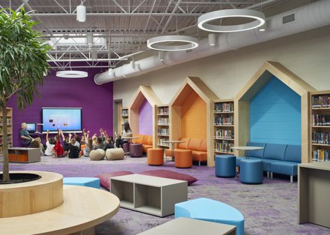 Inspiring Elementary School Library Designs - Education Snapshots Elementary School Office, School Library Design, Kindergarten Interior, School Building Design, Children's Library, Elementary School Library, Rockford Illinois, Kindergarten Design, Rumah Minecraft