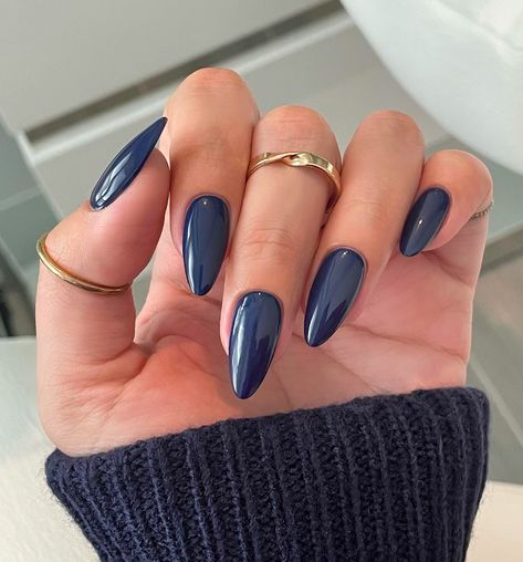 50+ Cute November Nails You Need to Try this Month! - Prada & Pearls Blue Chrome Nails, Office Nails, Navy Nails, Navy Blue Nails, Nagellack Trends, November Nails, New Nails, Chic Nails, Nails Done