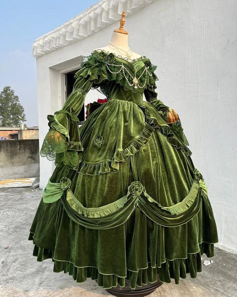 ✨Vintage and fairy rose details princess dresses. 👉Price from $53.78. 👉Search 'Tana Manor' for more colors on devilinspired.com. #vintage… | Instagram Green Victorian Dress, Thing Aesthetic, History Dress, Fairy Rose, 18th Century Dresses, Rose Details, Dreamy Gowns, Queen Dresses, Paper Dolls Clothing